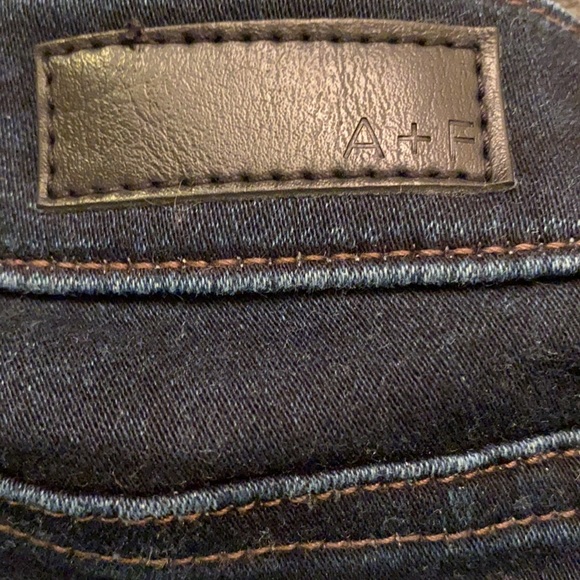 Abercrombie & Fitch Harper low rise jean legging (Dark Wash) (Size 24) - Picture 5 of 6